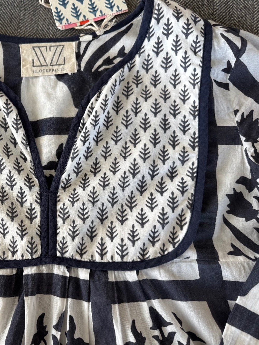 SZ BLOCKPRINTS, HAND BLOCKED/PRINTED, JAIPUR DRESS IN NAVY PALLADIO GRID - Picture 14 of 16